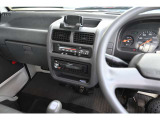 純正のままの室内ですが、オーディオはカロッツエリアMVH-3300に交換してあります。ETCや他にNAVI、ドライブレコーダーなどのご提案もあります、最後をご覧ください。