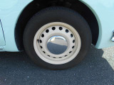 純正ホイールキャップ装着車です。