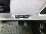 ETCがついています。高速道路の料金所の通過も楽々です。 カードの取り出しもしやすい場所についています。