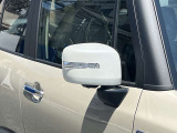 【電動格納ミラー】狭い場所へ駐車する際や対向する際に、ボタン一つで開閉が可能です!