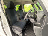 運転席シート廻りは使用感も少なく、良好な状態となっています。丁寧に使われていたことがよくわかりますね。