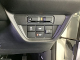 Hondaセンシング用の、VSA(ABS+TCS+横滑り抑制)解除のスイッチなどはハンドルの右側に装備しています。その上にETCがついています。高速道路の料金所の通過も楽々です。