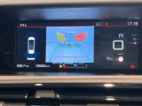 バック駐車が苦手な人も安心。