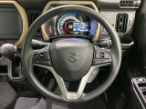 インテリアに合わせたデザインのステアリングは、運転される方のことも考え、運転しやすい形状、大きさです。是非一度、実際に触ってお確かめください。