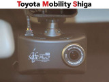 万が一のトラブルにも役に立つドライブレコーダーを前方に装備しています。