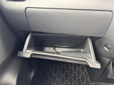 収納スペースもしっかりとあるので、車内を綺麗に保つことができます!