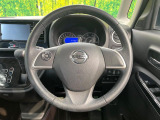 【純正革巻きステアリング】上質な革を使用することで、手にしっかり馴染みとても運転しやすいハンドルです♪