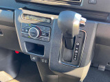 手の届きやすいインパネシフト!エアコン操作パネルも使いやすいです!