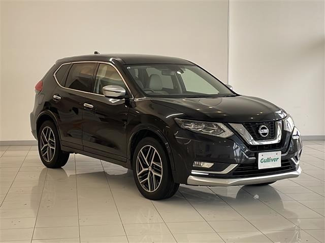 エクストレイル 2.0 モード・プレミア ハイコントラスト インテリア 4WD 本革シート