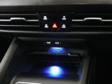 ★運転席と助手席側を独立して温度調節できるオートエアコンを標準装備。SYNCで左右の温度を同調させることも可能です。