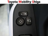 ワンタッチでドアミラーが開閉できるので、狭い駐車場などで便利です。