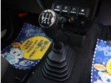 『1台』のお車に対して、3名体制で日々議論を重ね仕入れを行っております。