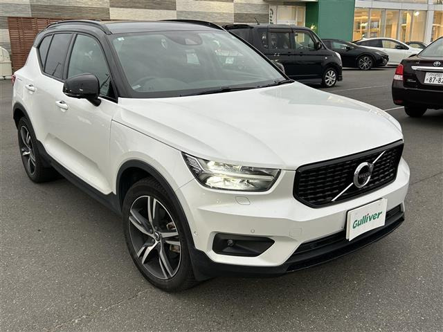 XC40 T4 AWD モメンタム 4WD 本革シート