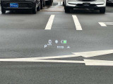 フロントガラスへの投影型であるヘッドアップディスプレイ。車速やエンジン回転数、ナビゲーションの案内など様々な情報が映し出されます!