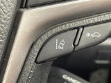 【レーンディパーチャーアラート(LDA)】クルマが車線または走路から逸脱する可能性がある場合に、ブザーまたはハンドルの振動により注意をうながします。機能には限界があるためご注意ください。