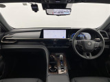 クラウンクロスオーバー 2.5 G アドバンスト レザー パッケージ E-Four 4WD 本革シート