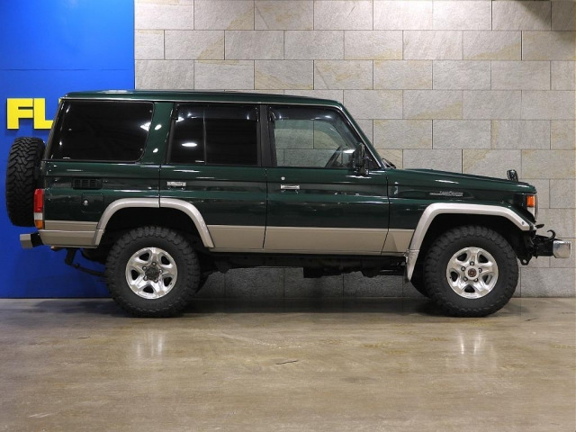 トヨタ ランドクルーザー70 4.2 ZX ディーゼル 4WD の中古車詳細
