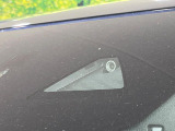 【アドバンスドスマートティブレーキサポート】走行中に前方の車両等を認識し、衝突しそうな時は警報とブレーキで衝突回避と被害軽減をアシスト。より安全にドライブをお楽しみいただけます。