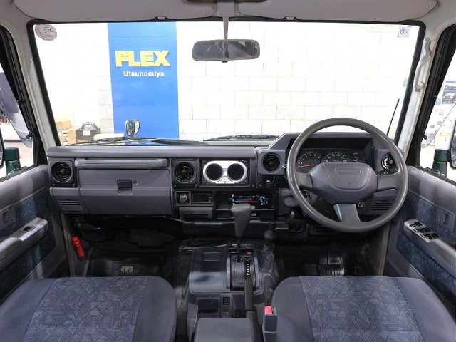 トヨタ ランドクルーザー70 4.2 ZX ディーゼル 4WD の中古車詳細