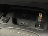 カローラツーリング 1.8 ハイブリッド W×B E-Four 4WD ワンオーナー