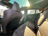 足元まで広々とした後部座席。快適さにこだわっております。疲れにくいと評判のBMWのシートは一度座るとその良さがわかります。