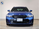 【キドニーグリル】BMWは約90年もの間、ほぼ全ての車両にひと目でBMWだと分かるこの特徴的なフロントグリルが備えられ、デザイン・アイコンとして親しまれてきました。