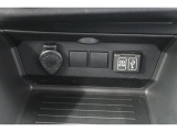 【アクセサリーソケット】12Vのカー用品等の電源供給が可能です。