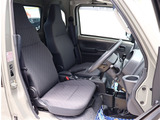 お車選びをお楽しみ頂けるよう、在庫車の展示スペースを十分に確保しております。