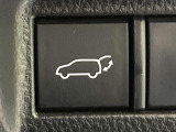 【パワーバックドア】スマートキーや運転席のボタンを押すだけでリアゲートが自動で開閉します!荷物を持っている時や、高い位置にあるバックドアを閉める際に便利な機能です♪