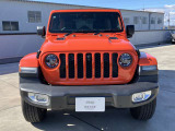 「どこにでも行ける。何でもできる。」Jeepに息づく自由の精神はその素晴らしい性能で、Jeepだから辿り着ける未知なる世界へ誘い心と身体を開放します。
