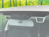 【アイサイト】前方の車両等を検知し、衝突しそうな時は警報で注意を促し、ブレーキを踏む力をサポート。ブレーキを踏めなかった場合は衝突被害軽減ブレーキが作動、衝突回避をサポートします。