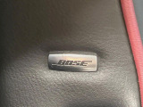 【BOSEサウンドシステム】メーカーオプションの高品位サウンドシステムを搭載。専用のチューニングが施された大小様々なスピーカーから良質なサウンドが奏でられ、臨場感あふれる音響空間を演出します。