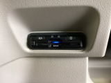 いまや快適なカーライフに欠かせないETCが付いています。