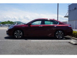 Honda SENSINGとは衝突を予測してブレーキをかけたり、前のクルマとちょうどいい距離でついていったりできる多彩な安心、快適機能を搭載した先進の安全運転支援システムです。