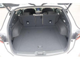 オートエアコン付です。簡単操作で快適に車内温度をコントロールします。