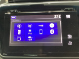 ナビゲーションはフルセグTV対応のGathers純正メモリーナビを搭載しています。Bluetoothオーディオ機能がありますので、スマートフォンなどの音楽も再生できます。