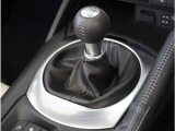 【シフトレバー】シフトもとても操作しやすいデザインになっております。運転する人の事を第一に考えた操作性の高い仕様です。