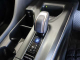 スムーズな操作で快適に運転を楽しめるよう、シフトポジションを電動で制御するエレクトロシフトマチックを採用♪