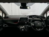 見通しのよいすっきりとした視界で、誰でも運転しやすいです。運転のしやすさは疲れにくさにも繋がりますよ♪