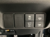 VSA装備車です。VSAはドライバーの操作と車の動きを見守っています。もし車の挙動が乱れたとき、4輪別々にブレーキをかけたり、エンジンパワーをしぼることによって車を安定させます。