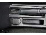 【アクセサリーソケット】12Vのカー用品等の電源供給が可能です。
