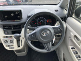 広々とした駐車場をご用意しておりますので、運転が苦手な方でもご安心ください。また、大型の屋根がございますので、雨に濡れることなくご移動できます。
