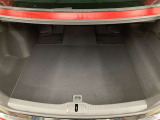 開口部の広いラゲージスペースは、ゴルフバックなどの荷物もラクラク積み込めます。