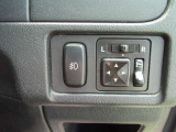 運転しながら操作しやすいように各種ボタンが設置されています♪ストレスのない快適なドライブに必須です!