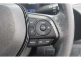 【レーダークルーズコントロール】アクセルペダルを踏まなくても、車間制御モードでは、先行車の車速変化に合わせた追従走行を行い、自動的に加速・減速・停止をします。