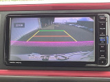 ガイド線表示機能付きのバックカメラで、バックでの車庫入れも安心です。