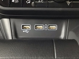 【USBポート】USBポートも装備されています、スマートフォンの充電やオーディオに連携も可能です、今や欠かせない装備の一つです!