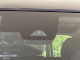 【エマージェンシーブレーキ】走行中に前方の車両等を認識し、衝突しそうな時は警報とブレーキで衝突回避と被害軽減をアシスト。より安全にドライブをお楽しみいただけます。