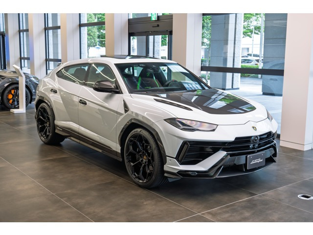 ウルス ペルフォルマンテ 4WD 