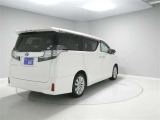 私たちは「お客様のお車の安全・安心」をお守りします!「少し不安」「安心して乗れるのかな〜」「もっといい車あるかも…」などの不安を解決し、お客様が理想のお車に出会えるために、フルコミットします!